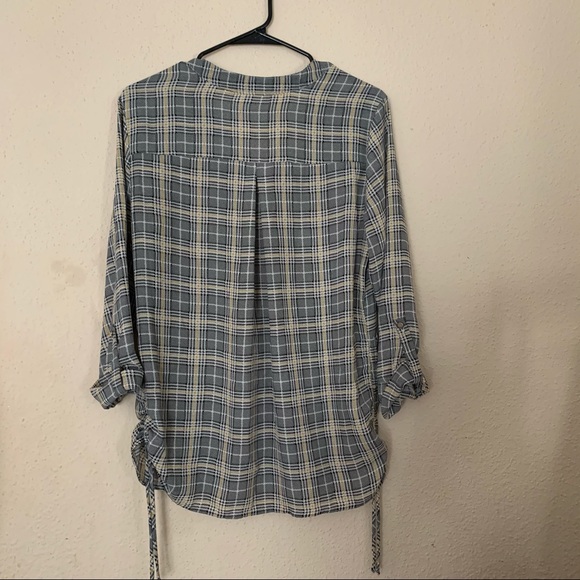 Cocomo Women roll-tab Sleeve printed Top size S - plaid blouse with bags - Picture 3 of 12